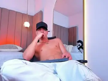 Chaturbate Best live sex cam show of benjamin_more