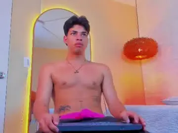 Chaturbate Free Live Porn of benjamin_more