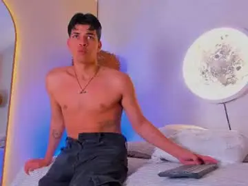 Chaturbate Live Sex Cam of benjamin_more