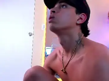 Chaturbate Free Porn Cam of benjamin_more