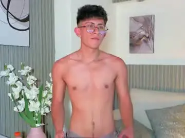 Chaturbate Free Porn Cam of andyjustgame_