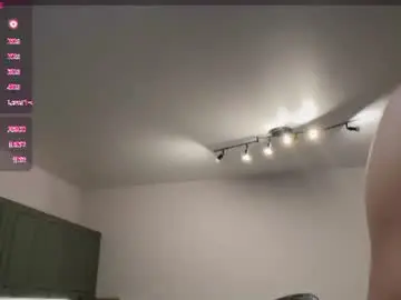 Chaturbate Live Sex Cam of shavarace1
