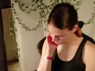 Chaturbate Live Sex Cam of kiki_krash