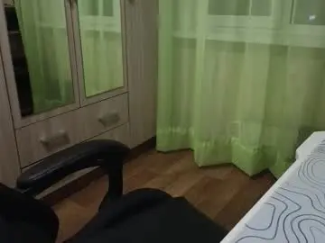 Chaturbate Live Sex Cam of golden_boyyy21