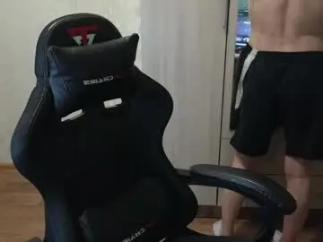 Chaturbate Free Porn Cam of golden_boyyy21