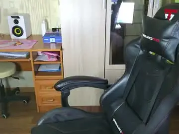 Chaturbate Sex Cam of golden_boyyy21