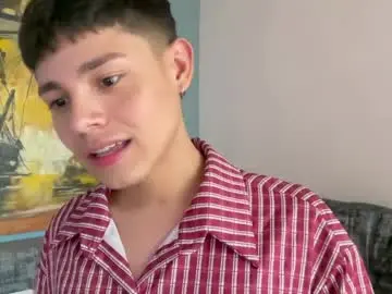 Chaturbate Live Sex Cam of andy_belier