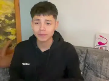 Chaturbate Live Sex Cam of andy_belier