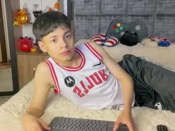 Chaturbate Free Porn Cam of andy_belier