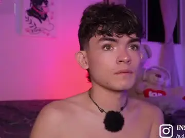Chaturbate Watch Live Sex Cams of angelocute_