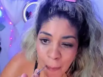 Chaturbate Live Sex of latinamav22
