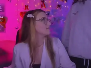 Chaturbate Live Sex Cam of luna_berryy