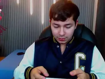 Chaturbate Watch Live Sex Cams of julian_smith21