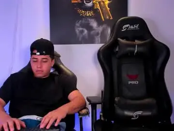 Chaturbate Nude Webcam of masters_boys