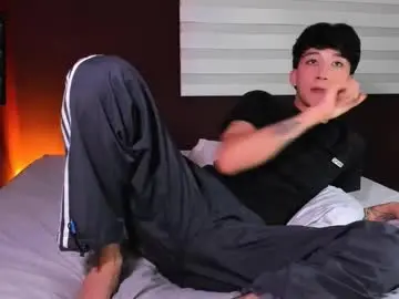 Chaturbate Free Live Porn of guy_veryhot1