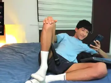 Chaturbate Live Sex of guy_veryhot1