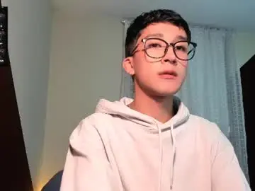 Chaturbate Live Sex Cam of guy_veryhot1
