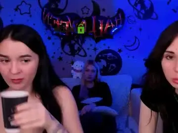 Chaturbate Live Sex Cam of playful_sophie