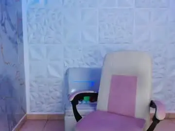 Chaturbate Live Sex Cam of valeri_harpers4