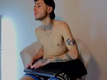 Chaturbate Live Sex Cam of hinata_itachi