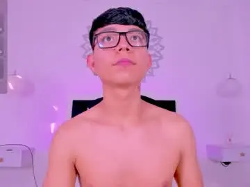 Chaturbate Best live sex cam show of codytwink_