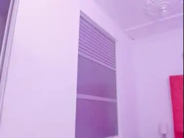 Chaturbate Nude Webcam of beele_and_evie