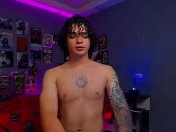 Chaturbate Live Sex Cam of ian_versace