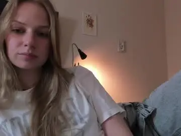 Chaturbate Free Porn Cam of magic_couple13