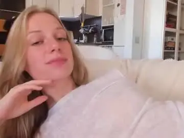 Chaturbate Live Sex Cam of magic_couple13