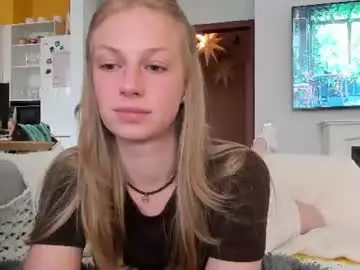 Chaturbate Live Sex Cam of magic_couple13