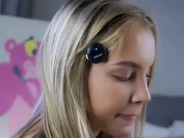 Chaturbate Sex Cam of lipswithsmileonthem