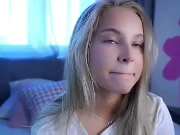 Chaturbate Nude Webcam of lipswithsmileonthem