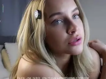 Chaturbate Adult Webcam of lipswithsmileonthem