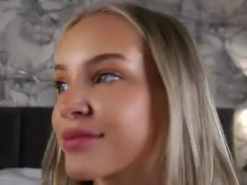 Chaturbate Adult Webcam of lipswithsmileonthem