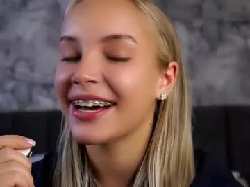 Chaturbate Sex Cam of lipswithsmileonthem