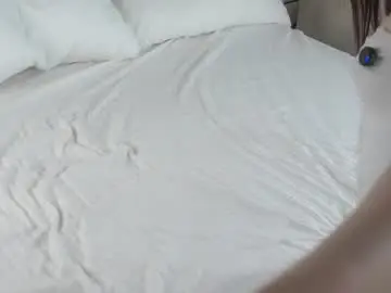 Chaturbate Adult Video Chat of lipswithsmileonthem