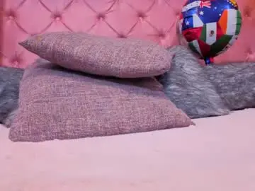 Chaturbate Live Sex Cam of sara_horney_