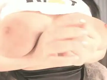 Chaturbate Live Sex Cam of mia_lui