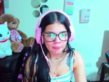 Chaturbate Live Sex Cam of emma_boo_