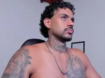 Chaturbate Live Sex of luigi1_