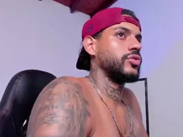 Chaturbate Live Sex of luigi1_