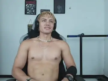 Chaturbate Live Sex Cam of lover_fitnessboy