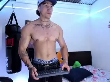 Chaturbate Live Sex Cam of karybig3