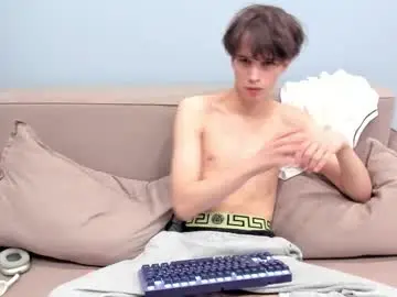 Chaturbate Live Sex Cam of your_shy_guy
