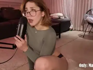 Chaturbate Best live sex cam show of maxine_8