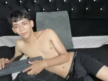 Chaturbate Live Sex Cam of sebas_cat
