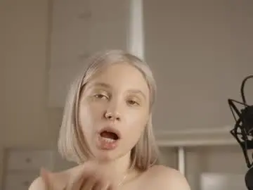 Chaturbate Sex Cam of jennyplaudis_