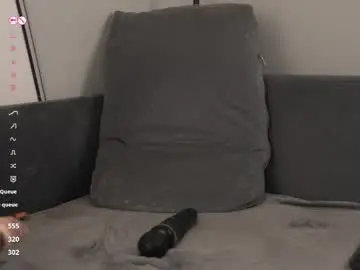 Chaturbate Live Porn of jennyplaudis_
