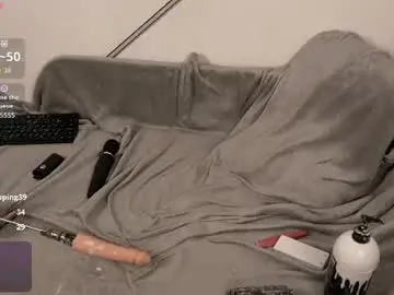 Chaturbate Live Sex Cam of jennyplaudis_