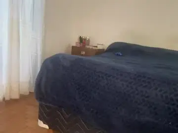 Chaturbate Live Sex Cam of oliviaonlyx1